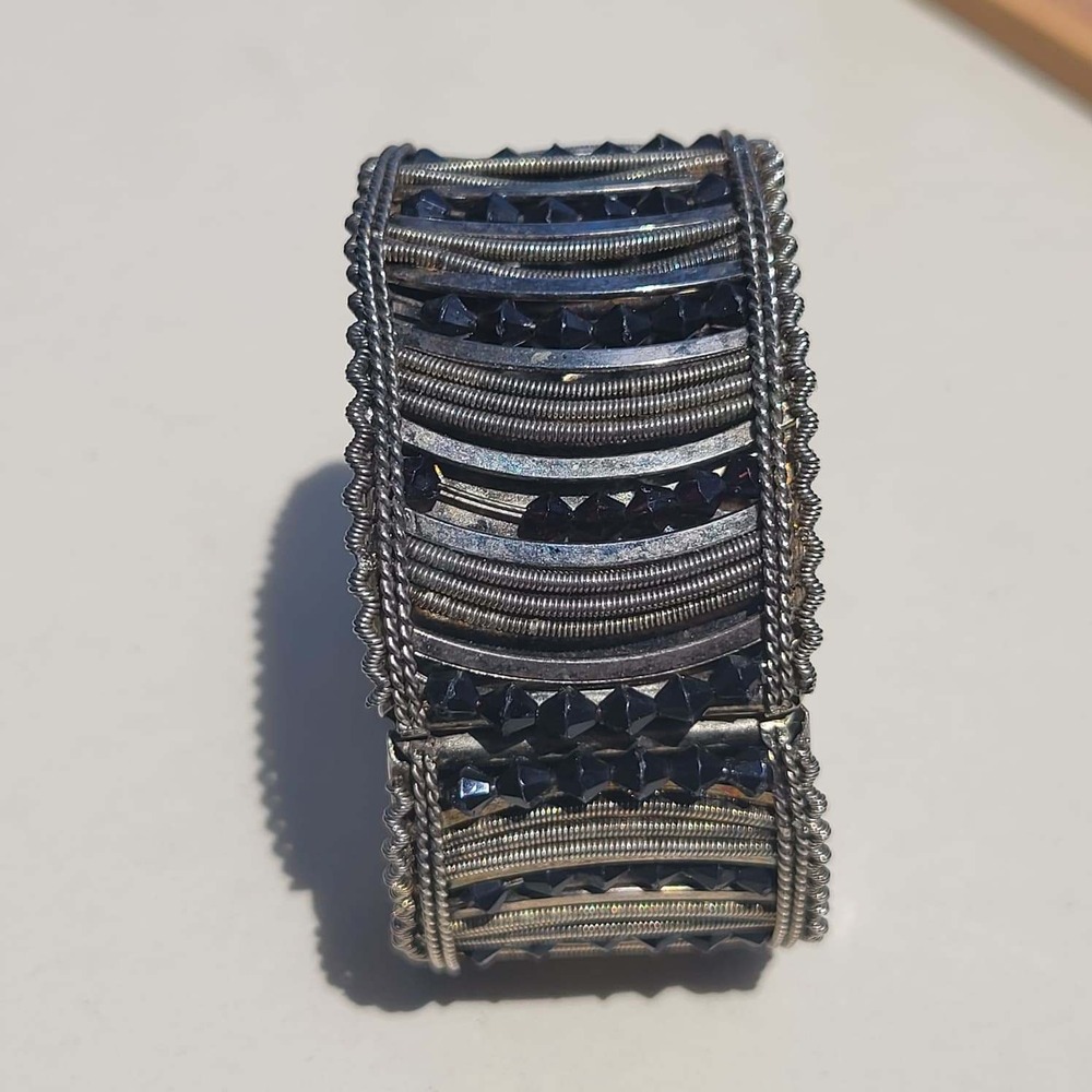 Vintage Silver Tone Metal Beaded Hinged Cuff Bracelet Black Statement - Picture 2 of 8